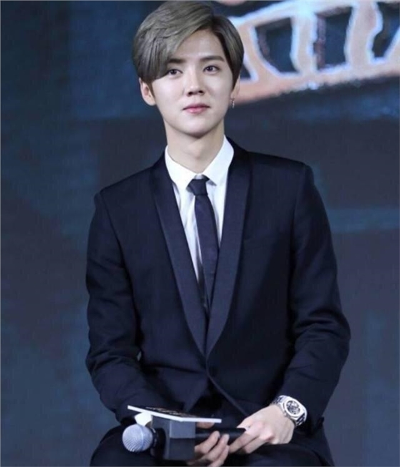武汉西服定做厂家眼中的男明星西服风是怎么样的
